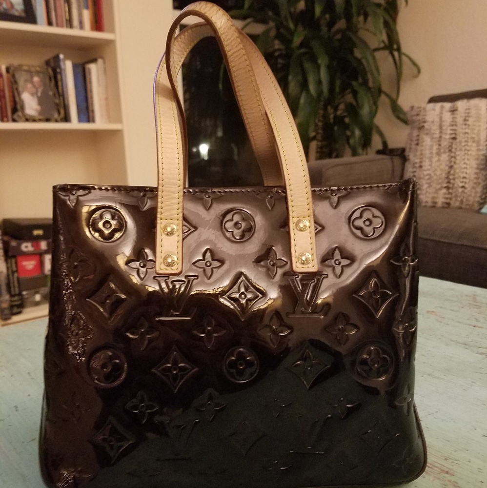 Small Louis Vitton Patent Leather Purse